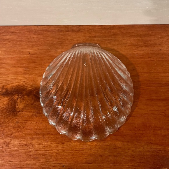 VINTAGE ANCHOR HOCKING FOOTED SHELL BOWL - TEXTURED CLEAR GLASS - Picture 5 of 6